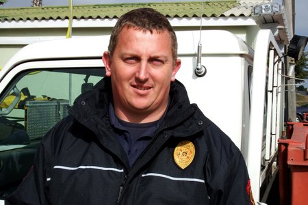 Gansbaai Brandweer se Gallie Badenhorst wat saam met sy pa aan die â€œSkedonkies vir Kankerâ€ wedren gaan deelneem